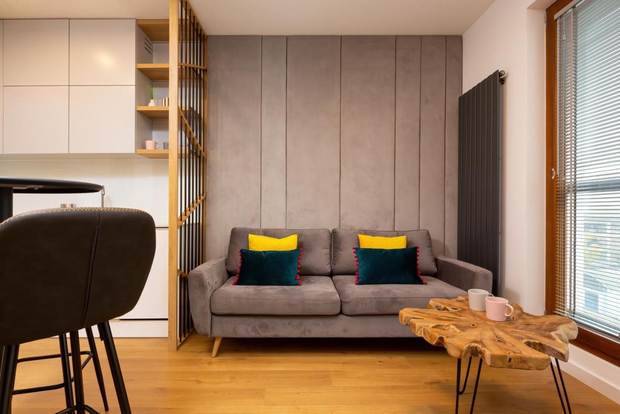 Apartment City Center Grzybowska By Renters Prestige Varsóvia Exterior foto